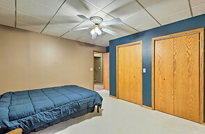 Elwood Townhome w/ Patio - 7 Mi to Johnson Lake
