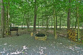 Home in Big Bass Lake Community: Fire Pit & Grill!