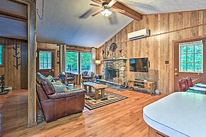 Home in Big Bass Lake Community: Fire Pit & Grill!