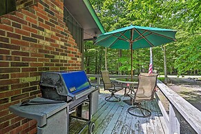 Home in Big Bass Lake Community: Fire Pit & Grill!