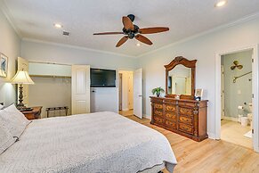 Walk to Shore: Crystal Beach Family Home w/ Deck!