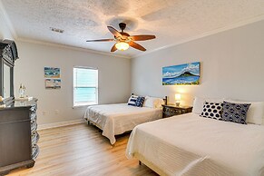 Walk to Shore: Crystal Beach Family Home w/ Deck!