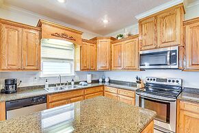 Walk to Shore: Crystal Beach Family Home w/ Deck!