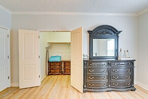 Walk to Shore: Crystal Beach Family Home w/ Deck!