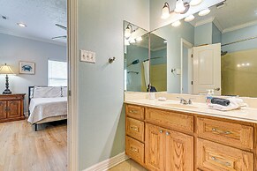 Walk to Shore: Crystal Beach Family Home w/ Deck!