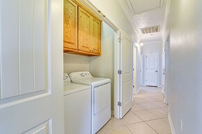 Walk to Shore: Crystal Beach Family Home w/ Deck!