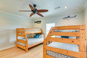 Walk to Shore: Crystal Beach Family Home w/ Deck!
