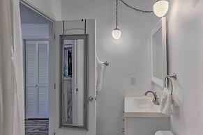 Beautiful Connestee Falls Home w/ Porch in Brevard