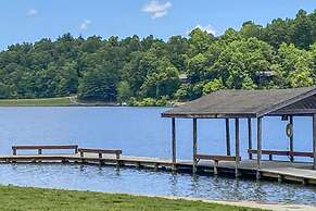 Beautiful Connestee Falls Home w/ Porch in Brevard