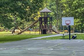 Beautiful Connestee Falls Home w/ Porch in Brevard