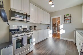 Charming Getaway, Walk to Windsor Lake & Downtown!