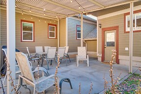 Charming Getaway, Walk to Windsor Lake & Downtown!