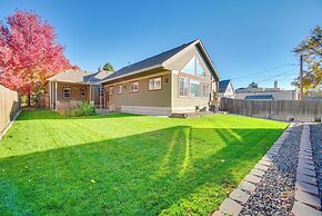 Charming Getaway, Walk to Windsor Lake & Downtown!