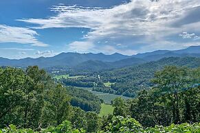 3 Mi to Lake Glenville: Smoky Mtn Cabin, Fire Pit