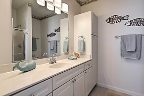 4 Mi to Beaches: Luxe Coastal Resort Condo