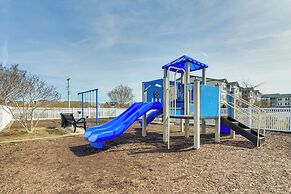 4 Mi to Beaches: Luxe Coastal Resort Condo