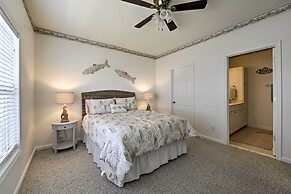 4 Mi to Beaches: Luxe Coastal Resort Condo