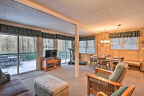 Nantahala Mountain Cabin w/ Deck ~ 1 Mi to Hiking!