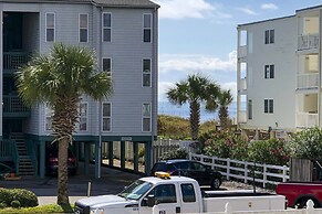 Walk to Ocean: Cozy Condo in North Myrtle Beach!