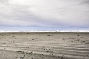 Coastal Washington Getaway: Walk to Beach!