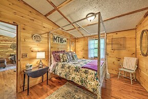 Getaway on Center Hill Lake w/ Decks & Water Views