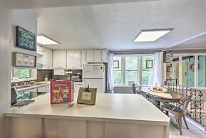 Getaway on Center Hill Lake w/ Decks & Water Views