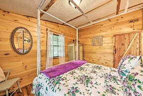 Getaway on Center Hill Lake w/ Decks & Water Views