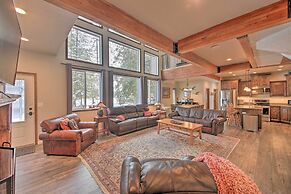 Expansive Group Lake House w/ Private Hot Tub!
