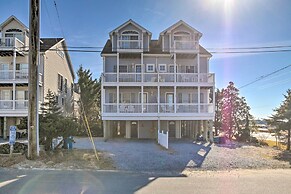 Bay-view Retreat w/ 5 Balconies in Bethany Beach!