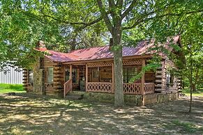 Picturesque Log Cabin < 1 Mile to Table Rock Lake!