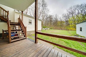 Meadville Apartment w/ Deck < 2 Mi to Allegheny!