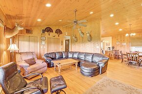 Fish, Hike, Hunt: Secluded Cabin in Doe Hill!