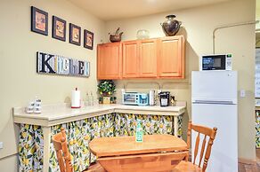 Inviting Studio w/ Patio, 15 Mi to Portland!