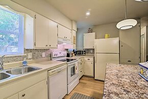 Utopia Family Home, 2 Blocks to Utopia Park!