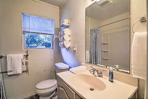 Utopia Family Home, 2 Blocks to Utopia Park!