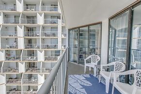 Sand Oceans Club Condo: Balcony & Community Perks!