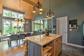 Grand Chalet w/ Hot Tub - Near Wintergreen Resort