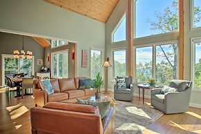 Grand Chalet w/ Hot Tub - Near Wintergreen Resort