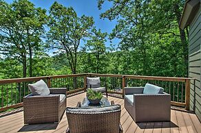 Grand Chalet w/ Hot Tub - Near Wintergreen Resort