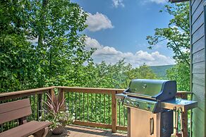 Grand Chalet w/ Hot Tub - Near Wintergreen Resort