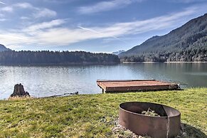 Lakefront Eatonville Cabin w/ Dock & Mtn Views!