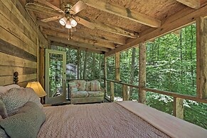 Creekside' Cabin w/ Deck in Pisgah Forest!