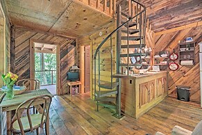 Creekside' Cabin w/ Deck in Pisgah Forest!