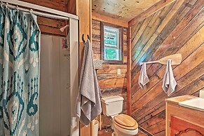 Creekside' Cabin w/ Deck in Pisgah Forest!