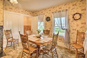 Classic Cape-style Farmhouse on 550-acre Vineyard!