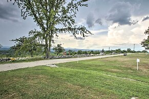 Classic Cape-style Farmhouse on 550-acre Vineyard!