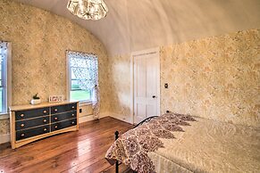 Classic Cape-style Farmhouse on 550-acre Vineyard!