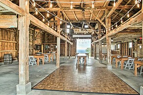 Classic Cape-style Farmhouse on 550-acre Vineyard!