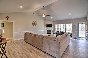 Spacious Home < 1 Mi to Kiptopeke State Park!