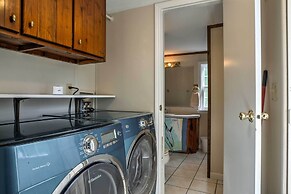 Ooltewah Cabin w/ Grill, Pool Table & Porch!